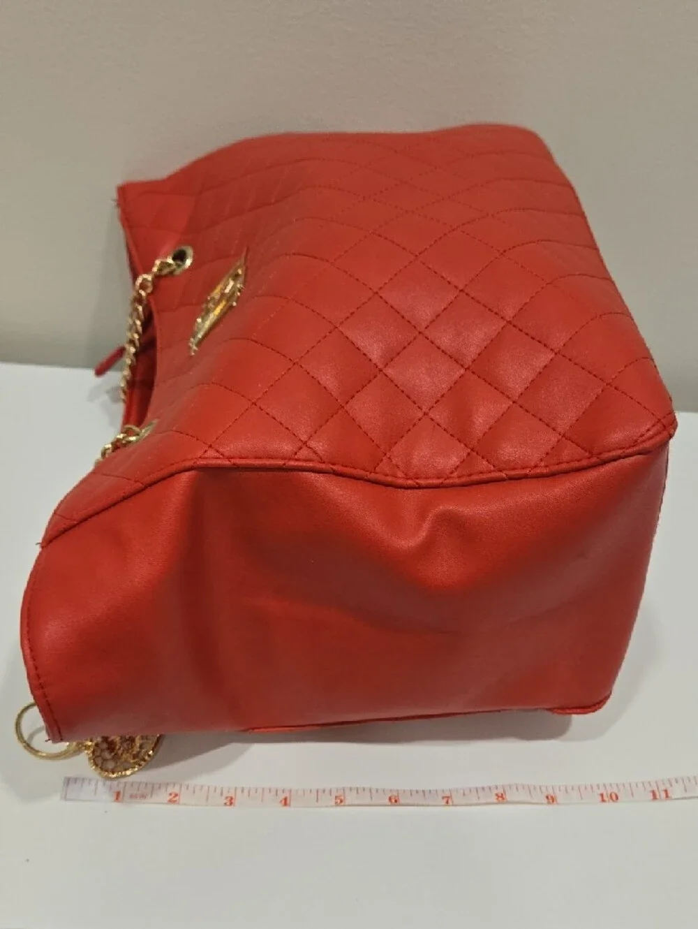 Badgley Miscka Red Quilted Tote Bag with Gold Chain Handles And Heart Key Chain - Picture 13 of 16